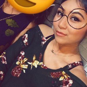 Meet your Posher, Stefany